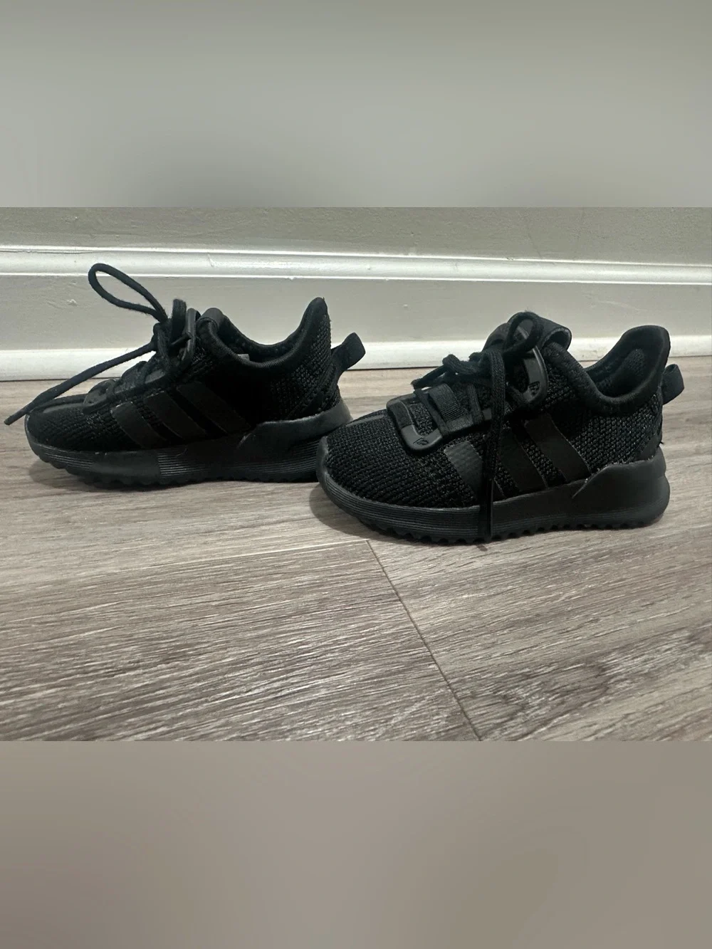 Adidas toddler All-Black  Sneakers
